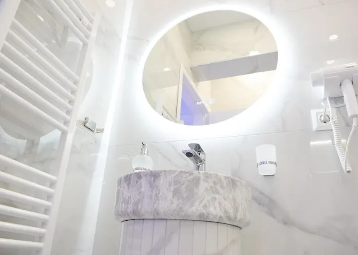 Luxury Marble شقة *